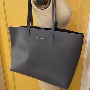 WANT Les Essentiels Strauss Tote Gray leather